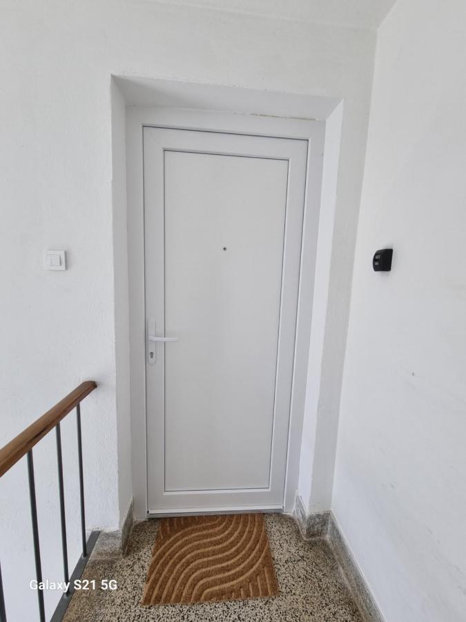 Apartment Rivarela Blu - Newly Renovated And Top Location Near Sea Novigrad  Bagian luar foto