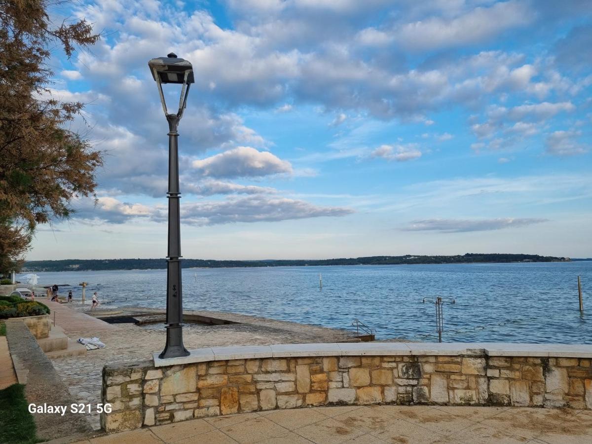 Apartment Rivarela Blu - Newly Renovated And Top Location Near Sea Novigrad  Bagian luar foto