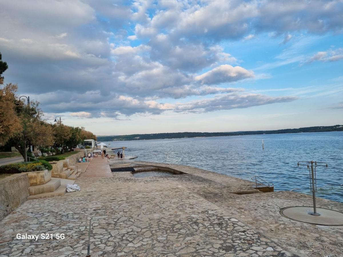 Apartment Rivarela Blu - Newly Renovated And Top Location Near Sea Novigrad  Bagian luar foto