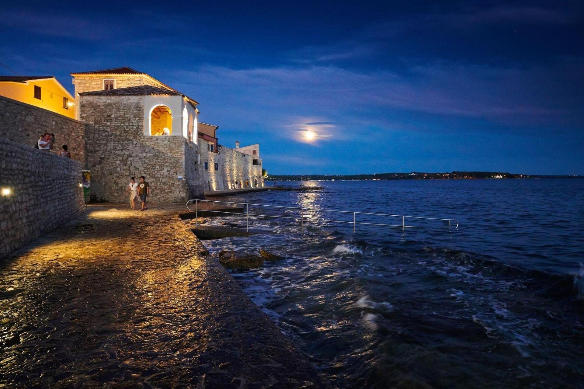Apartment Rivarela Blu - Newly Renovated And Top Location Near Sea Novigrad  Bagian luar foto