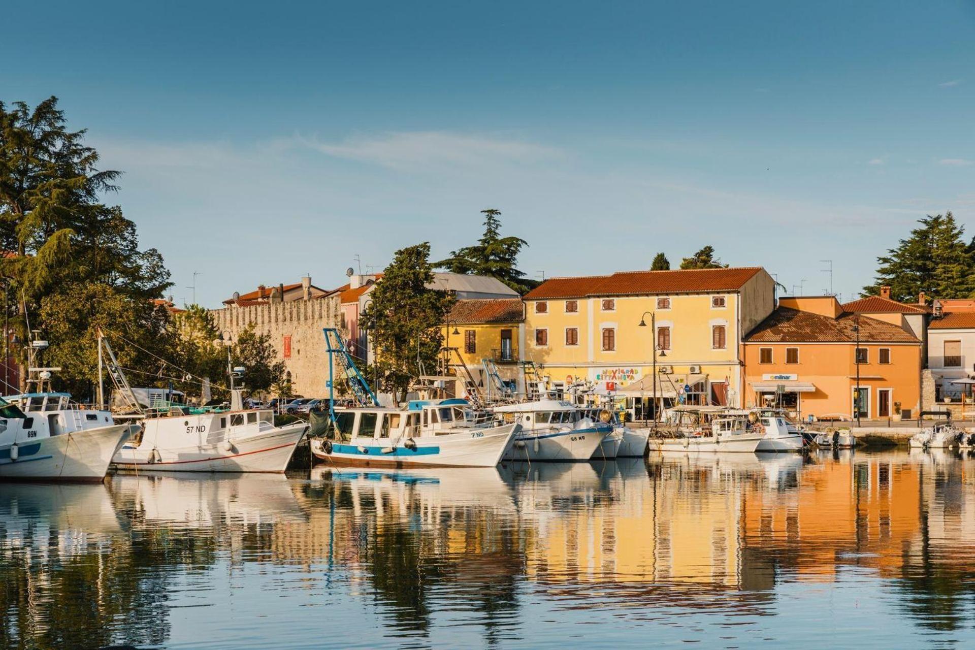 Apartment Rivarela Blu - Newly Renovated And Top Location Near Sea Novigrad  Bagian luar foto